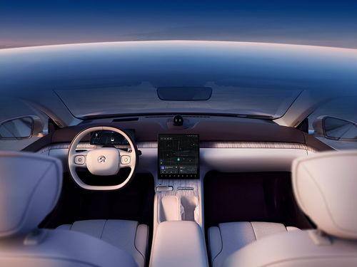 国产带按摩轿车推荐视频,舒适升级，尊享之旅